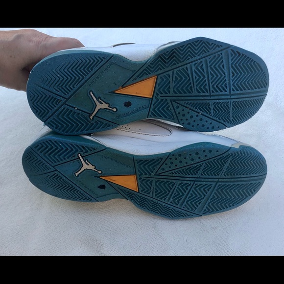 Air Jordan Sneakers True Flight Hightops Yellow Blue Y7 - Picture 6 of 7